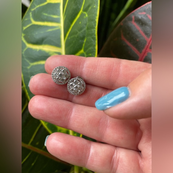 Lafonn Sterling Silver CZ stud earrings - Picture 8 of 9